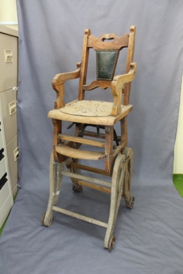 Folding baby chair; 69 