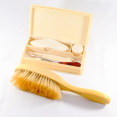 Grooming, manicure and brush set; unknown maker; ?; RX.2004.11