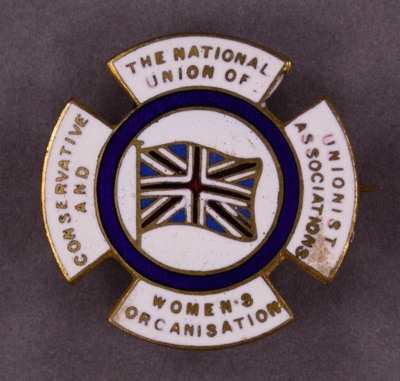 Badge: National Union of Conservative and Unionist Associations; GWL-2013-72-1