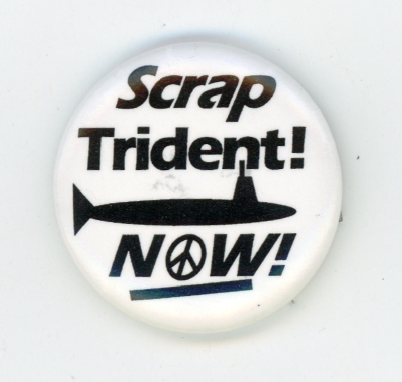GWL-2015-112-51: Badge: Scrap Trident Now; CND; c.1980s