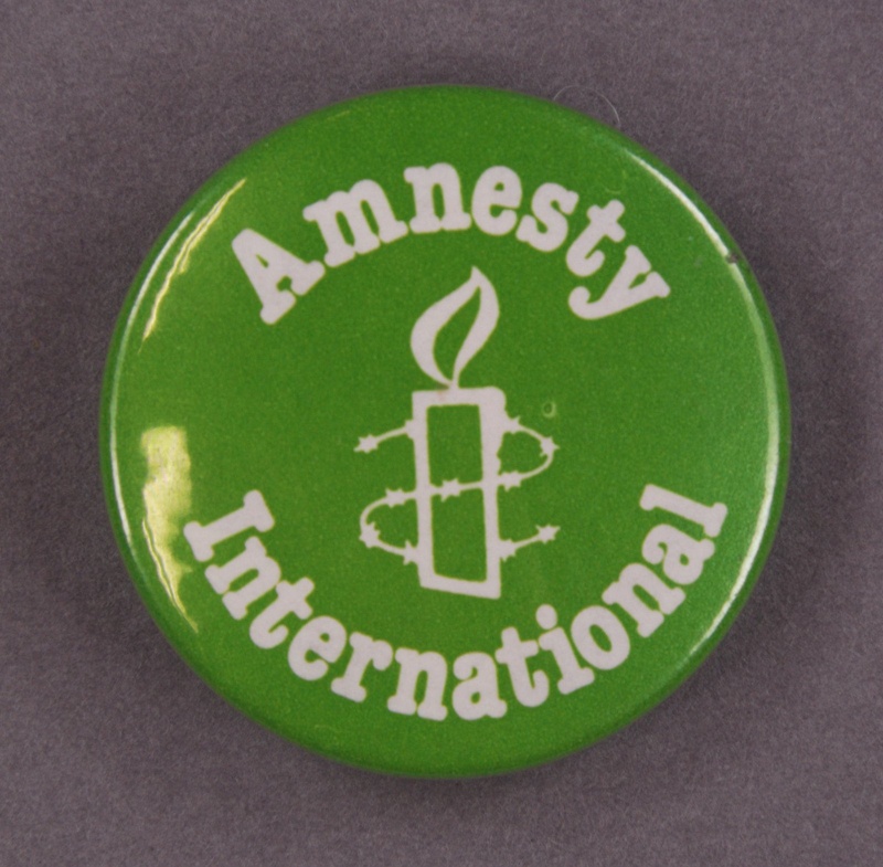 Badge: Amnesty International; Amnesty International; GWL-2013-50-77