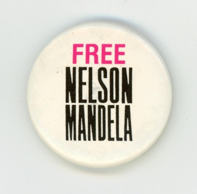 GWL-2015-112-40: Badge: Free Nelson Mandela; 1988 GWL-2015-112-40: Badge: Free Nelson Mandela; 1988