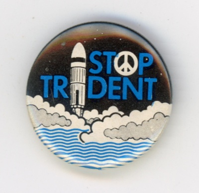 GWL-2015-112-20: Badge: Stop Trident; c.1980s GWL-2015-112-20: Badge: Stop Trident; c.1980s