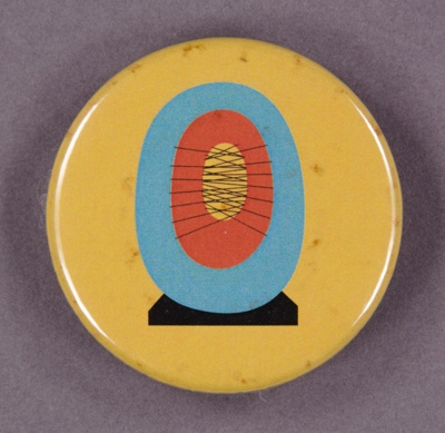 Badge: Hepworth Gallery; GWL-2013-34-3