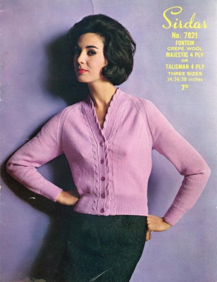 Knitting pattern: Lady's Raglan Cardigan; sirdar Design No. 7821; GWL-2015-44-24