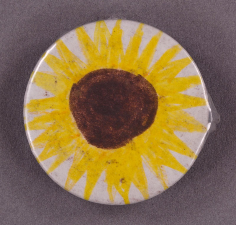 Badge: Sunflower; GWL-2015-111-36