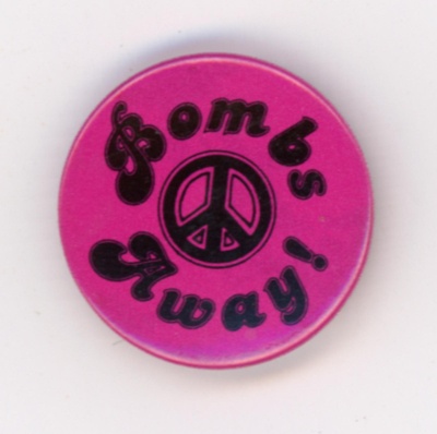 GWL-2015-112-39: Badge: Bombs Away!