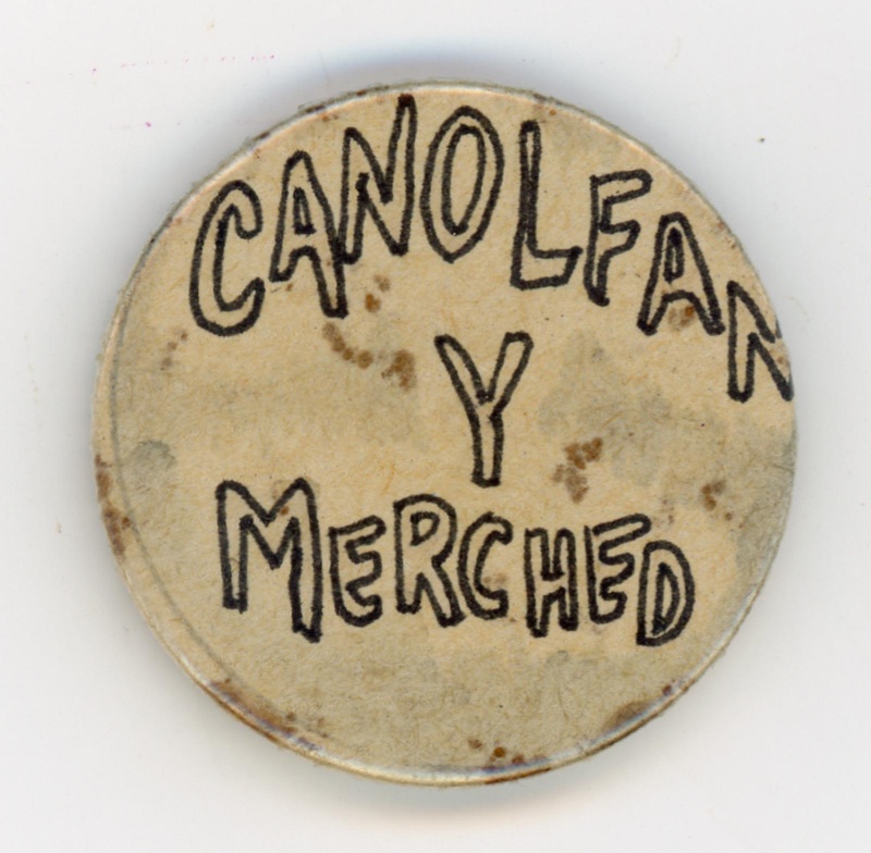 Badge: Canolfan Y Merched; c.1980s; GWL-2015-112-1