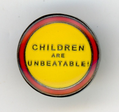 GWL-2015-112-25: Badge: Children are Unbeatable!