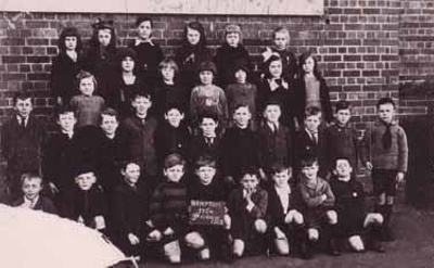 Hampton State School pupils, Grade 3B; 1923; P2935
