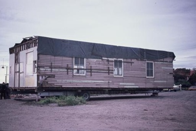 Sandringham Bowls Club, hall on a trailer, Beach Reserve; 1975; P12618