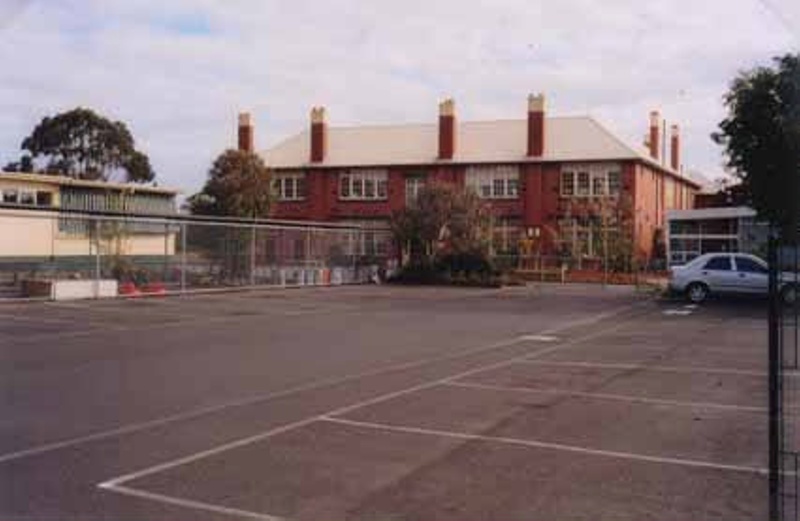 Hampton Primary School; 2003; P4806 eHive