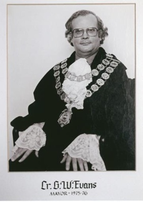 Cr. G. W. Evans, Mayor of Sandringham, 1975-76; Nilsson, Ray; 2017 Jul. 3; P12293