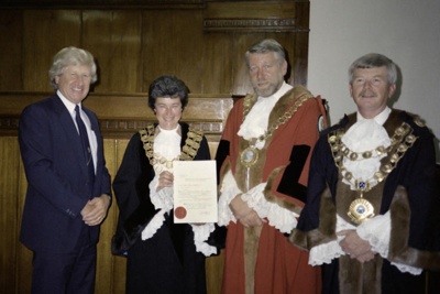 Three mayors, Sandringham, Brighton and Chelsea; Reynolds, Pauline; 1987; PD3736