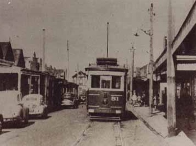 Electric tram no.51 in Station Street, Sandringham; betw. 1950 and 1955; P1952