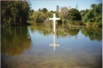 Vietnam War memorial cross, Basterfield Park, Dane Road, Moorabbin; Utting, Peg; 2002; P4478-2