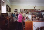 Visit of Sandringham and District Historical Society to Williamstown Historical Society.; Jones, Alan G. (1919-2009); 2001 Dec. 1; P4694