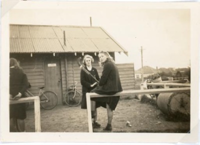 Valda Kiel and Rae King; 1947; P9534