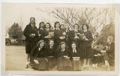 Hampton High School Form V girls, 1948; 1948; P9526