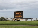 Closure signage, Hampton beach; Choat, Liz; 2020 Apr. 7; PD3117