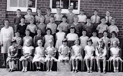 Sandringham East State School Grade 2A, 1965; 1965; P8643