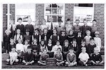 Sandringham East State School Grade 2B, 1957; 1957; P8629