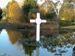 Vietnam War memorial cross, Basterfield Park, Dane Road, Moorabbin; Nilsson, Ray; 2002; P8192
