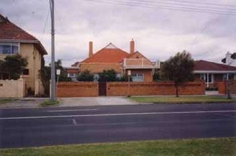 36 Beach Road, Hampton; 1994; P10327 | eHive