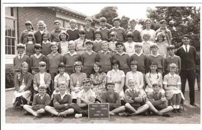 Black Rock State School, Grade 1B, 1964; 1964; P8484