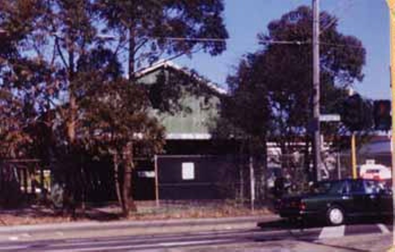 demolition-of-elwood-tram-depot-frost-david-1996-nov-p4877-ehive