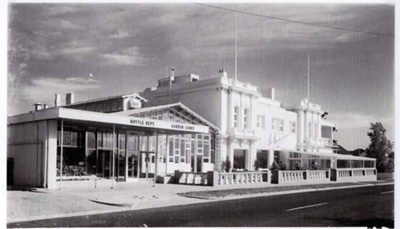 Hotel, Beaumaris, Victoria; c. 1960; P12218