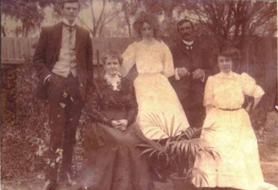 Fairlam family; c. 1913; P3332-5