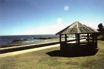 Fisherman's Hut, Quiet Corner, Black Rock; 1999; P3345