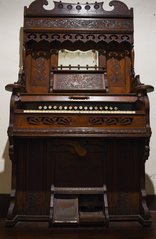 Cornish organ; Cornish and Co., Washington N.J.; 18971900; 1967.2 eHive