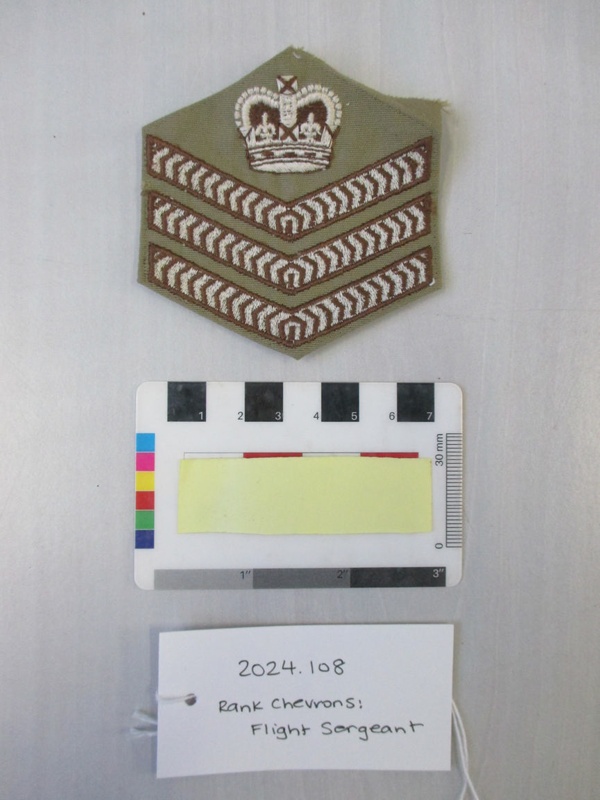 RAAF rank chevrons - Flight Sergeant; RAAF; 2024.108 | eHive