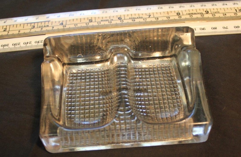 Glass pen holder (1); 13687 eHive