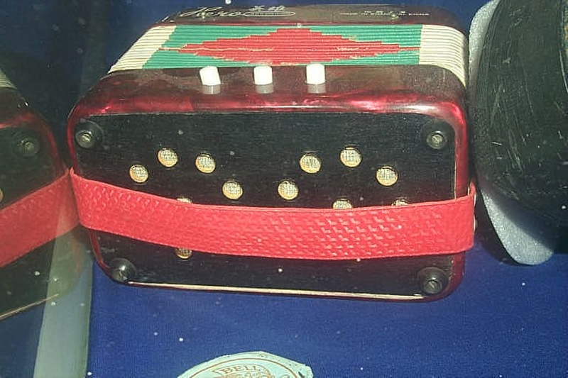 Accordion, Hero, (1),; 00140_Prop eHive