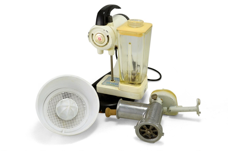 SUNBEAM MIXMASTER A12 WITH MINCER, JUICER, BLENDER AND MIXER BOWL